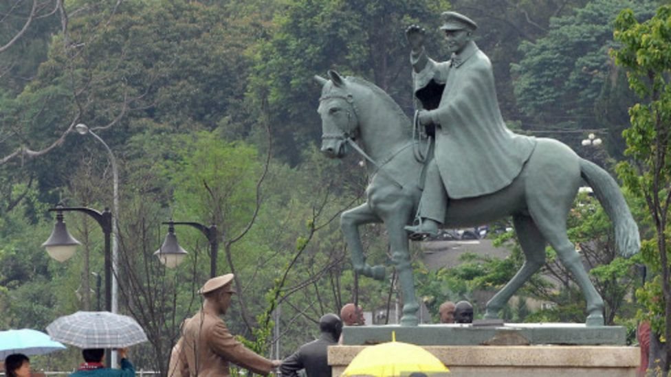 记者来鸿:蒋介石塑像在台海两岸的不同待遇- BBC News 中文 记者来鸿:蒋介石塑像在台海两岸的不同待遇- BBC News 中文