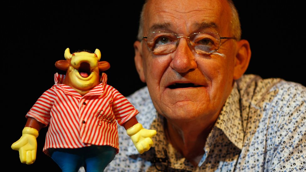 Jim Bowen: Former Bullseye host and comedian dies at 80