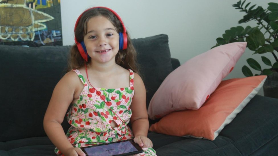 O  influencia o jeito de falar da minha filha' - BBC News Brasil