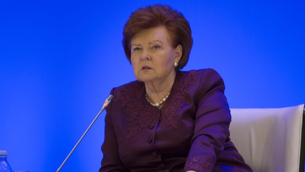 Katta oq eshak porno Hamma mast xotinimni sikishyapti videolar