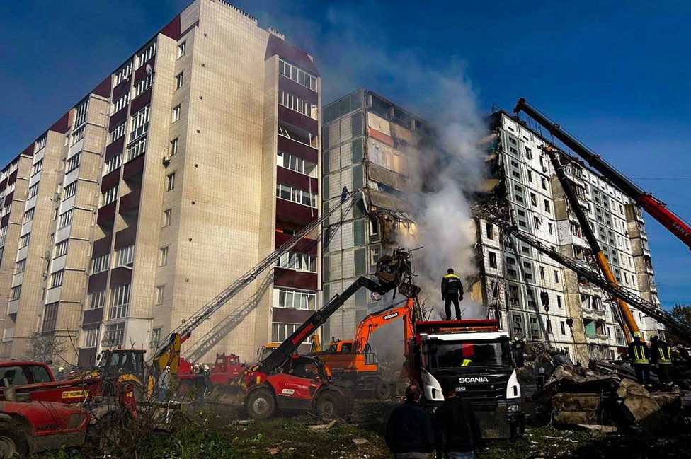 Жилой дом в Умани после удара Х-101, 28 апреля 2023 (23 погибших)