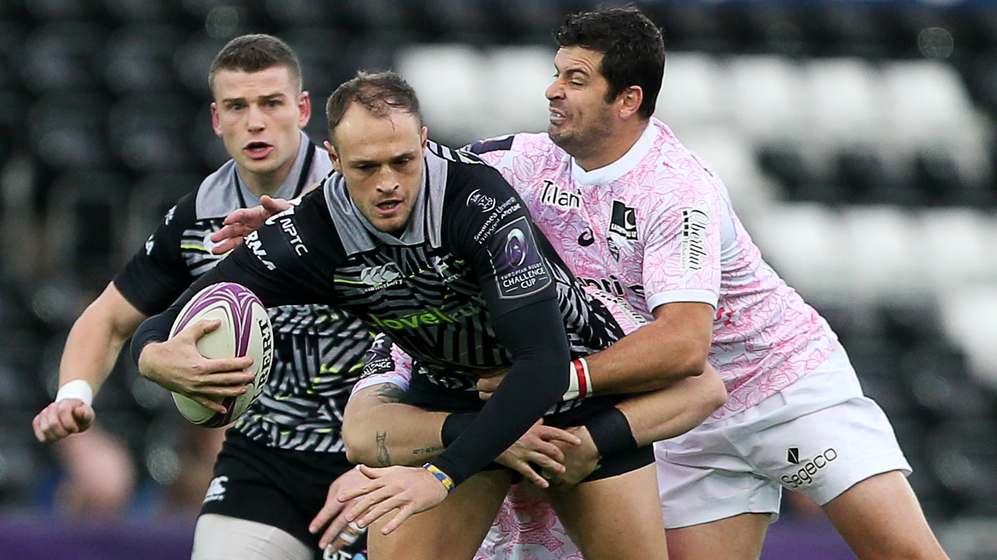 Allen brace helps Ospreys to victory over Stade