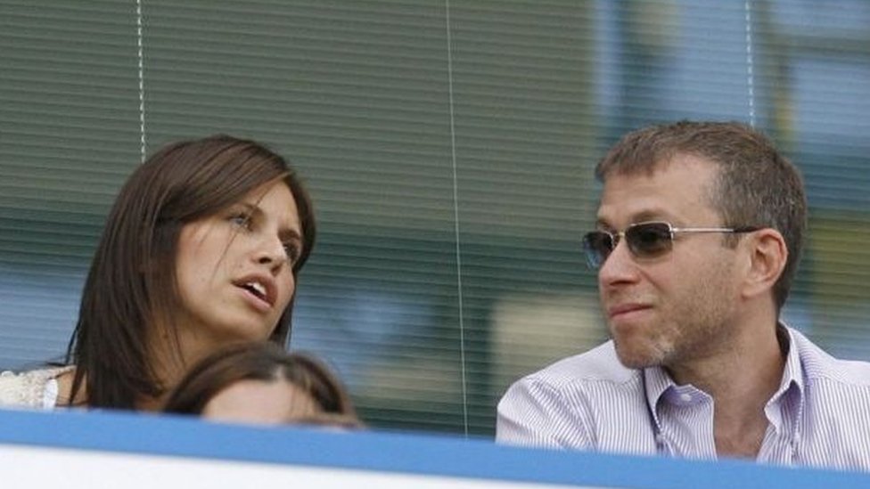 Tortilgan nipellarning fotosurati