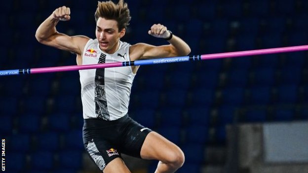 Olympic Men's Pole Vault — Mondo Scares His World Record - Track