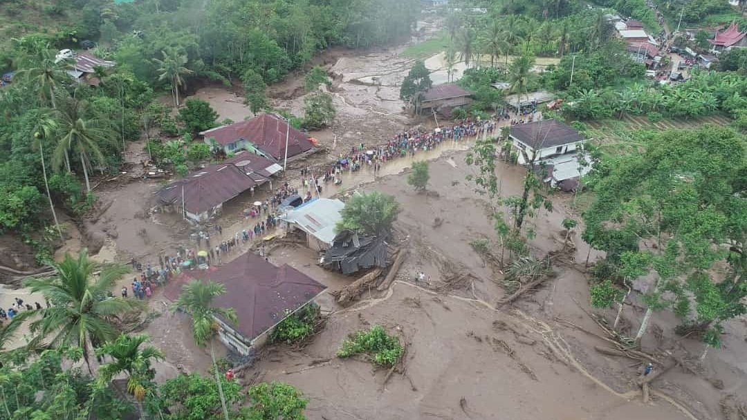 Banjir Dan Longsor Terjadi Di Sumatera Barat Enam Orang Dilaporkan Tewas Bbc News Indonesia