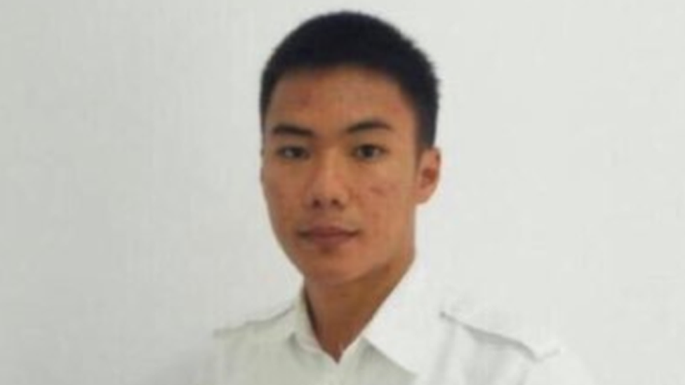 印尼海啸：21岁英雄空管员留守塔台殉职感动印尼- BBC News 中文