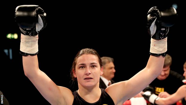 Katie Taylor: Irish star and Brazilian Viviane Obenauf in Manchester fight  - BBC Sport