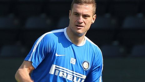 Defender Vidic leaves Inter Milan