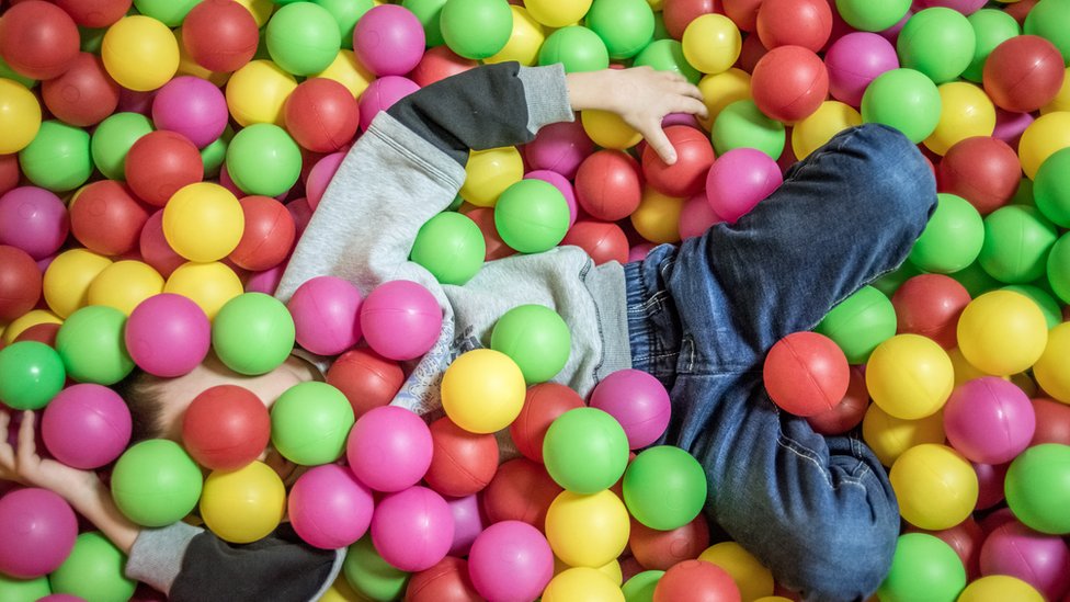 Katta kokrak ona va ogli bilan porno jinsiy aloqa video Gogo qizlar porno