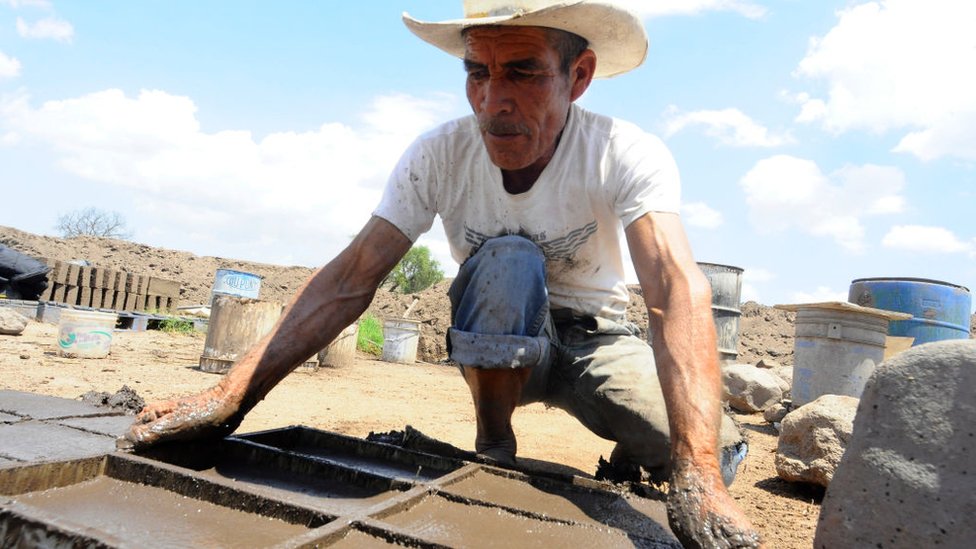 Hombre trabajando