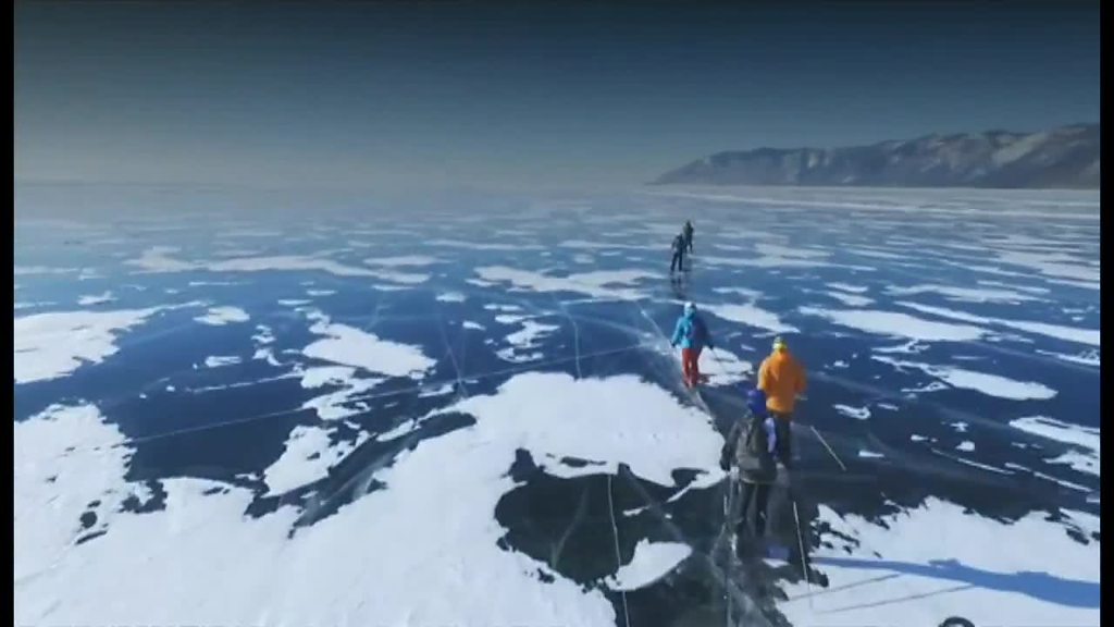 世界一過酷な耐久レース ロシア・バイカル湖の氷上200キロ - BBCニュース