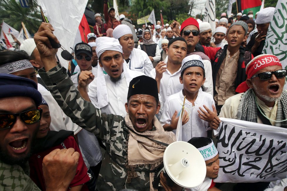 محتجون في أندونيسيا