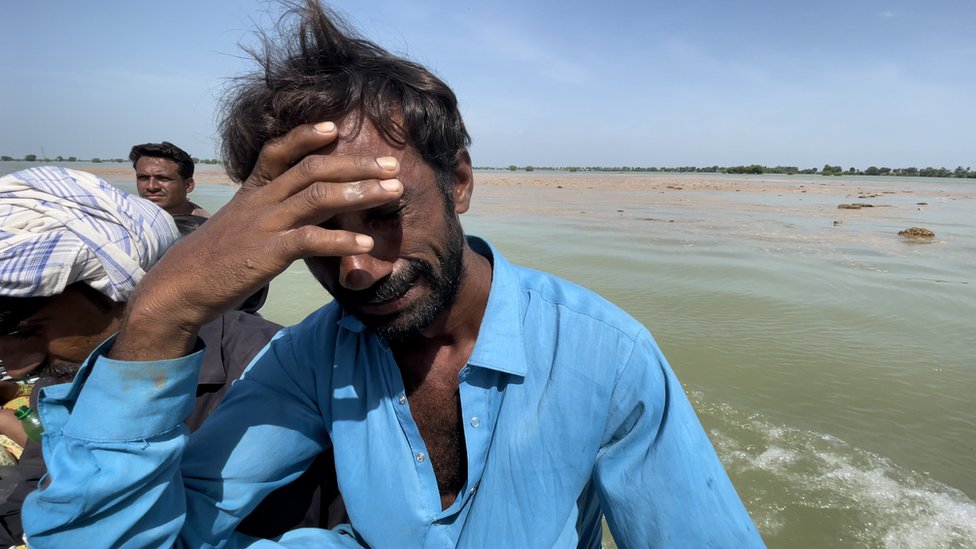 Time running out for Pakistan's flood-hit families