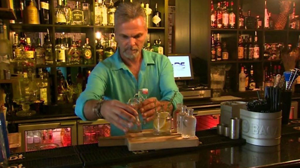 Mobile phones blocked by Sussex bar with a Faraday cage
