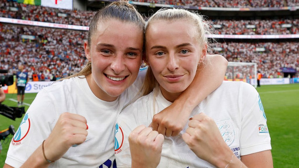 Cuánto cobran las que ganaron Eurocopa femenina (y cómo se compara con los hombres) - BBC News Mundo