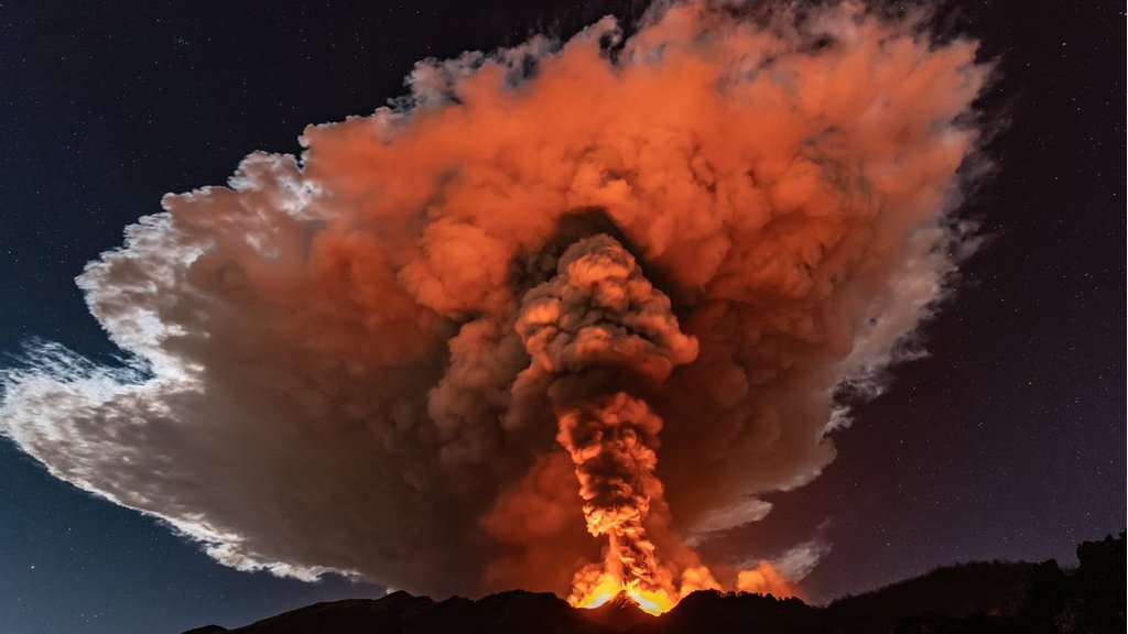 Gunung berapi lava √ Pengertian