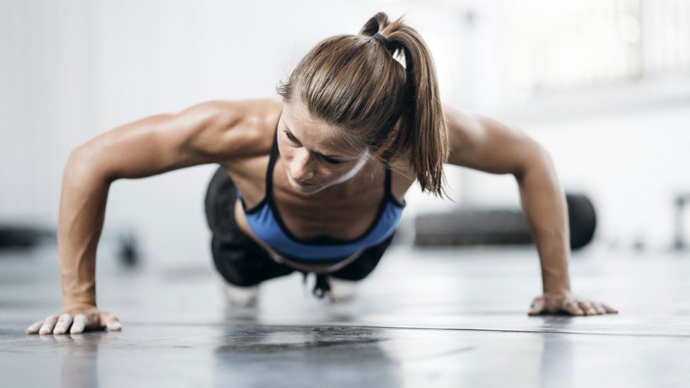 Estos son los 5 ejercicios fitness más eficaces que puedes hacer