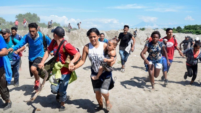 Caravana de migrantes cientos de centroamericanos cruzan el r o