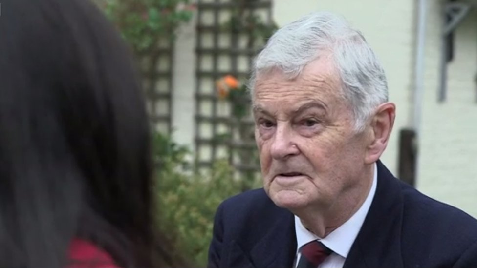Ronald Westborough había sido amigo cercano de Karl en los Scouts y había compartido la carpa con él la noche anterior a su muerte. Ronald Westborough