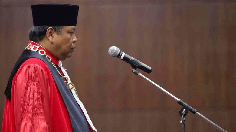 Didesak 54 guru besar, apakah Arief Hidayat akan mundur dari Mahkamah Konstitusi?