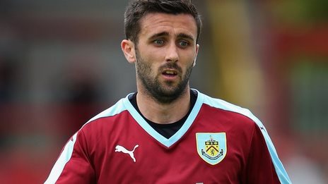 Oldham sign Lafferty and Dummigan