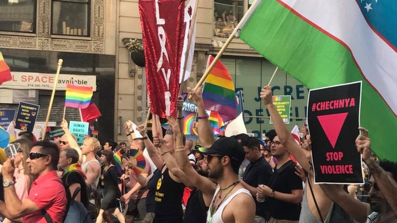 Kongan qizlar sohilda lezbiyen sevgisi bilan shugullanishadi