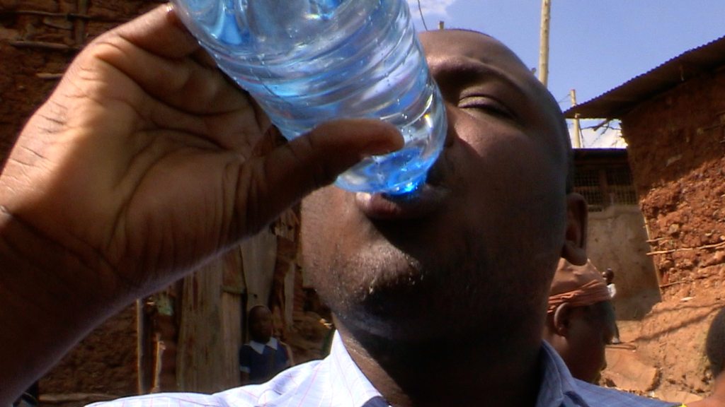 An ingenious way to bring clean water to a slum