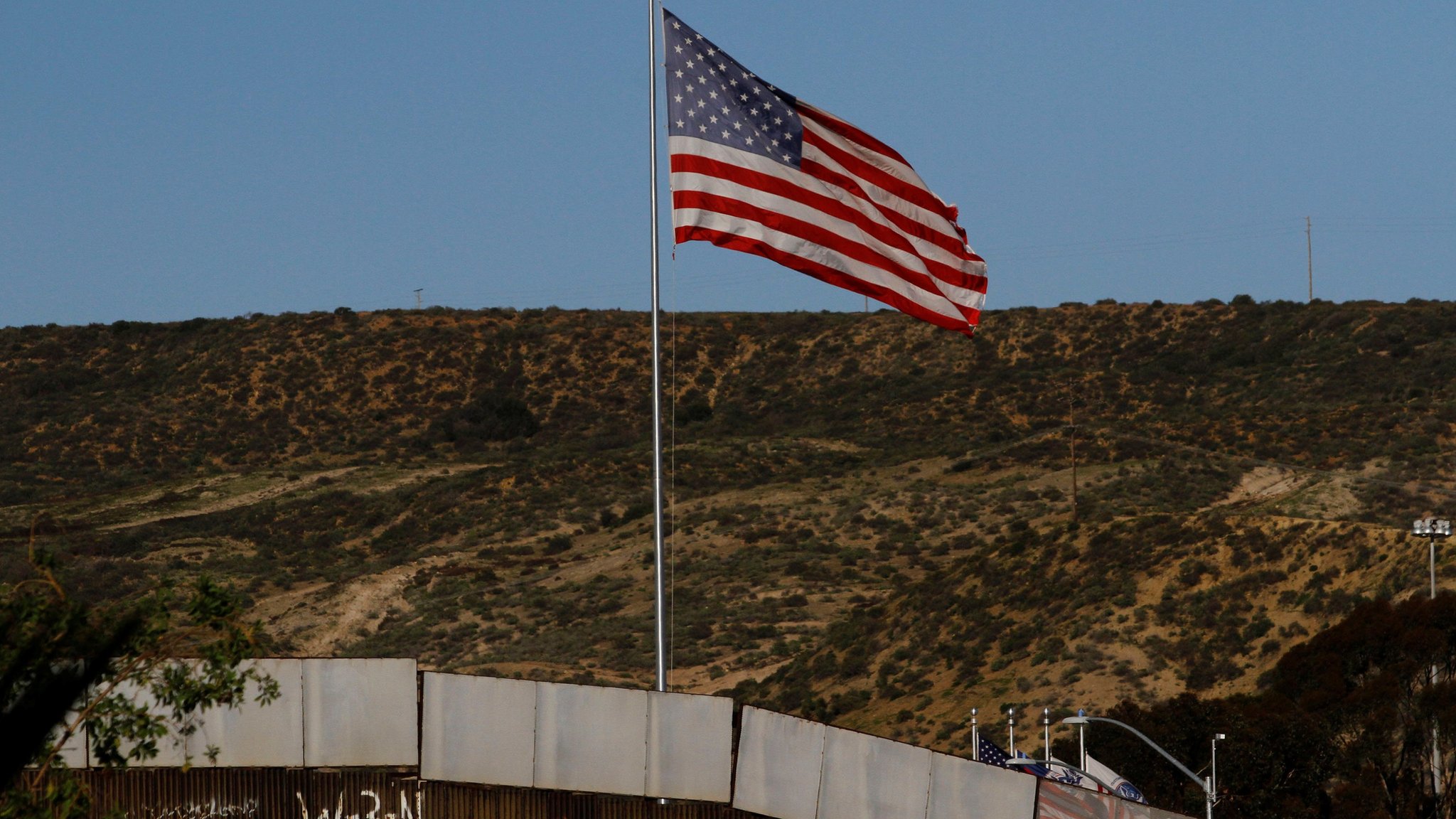 Mexico warns US over border wall funding