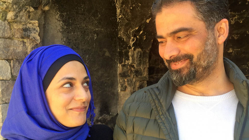 Sus ideas sobre arquitectura unieron a Marwa al-Sabouni y Ghassan Jansiz cuando eran estudiantes. Marwa al-Sabouni y Ghassan Jansiz