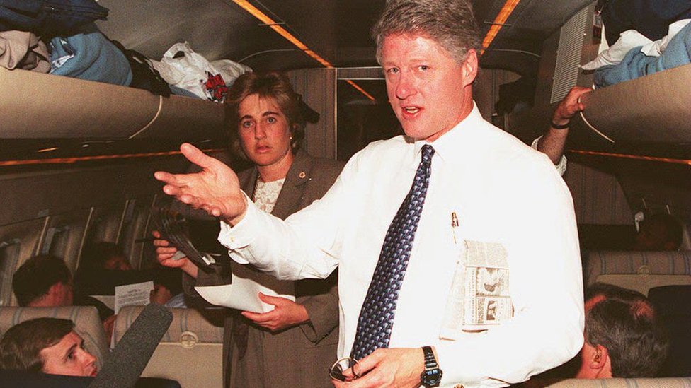 前總統克林頓在空軍一號狹小的空軍一號機艙
