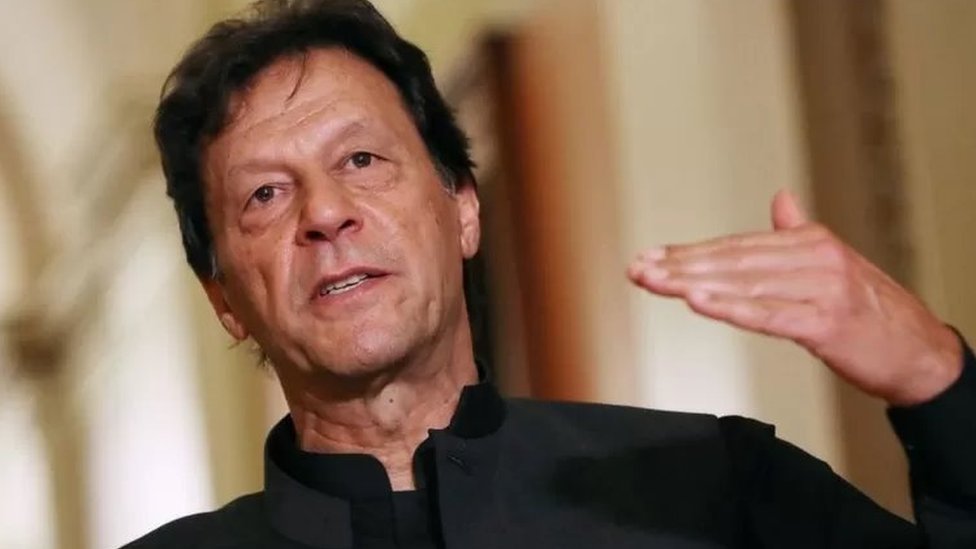 عمران خان: من الرياضة وحياة الملاهي إلى ميدان السياسة في باكستان