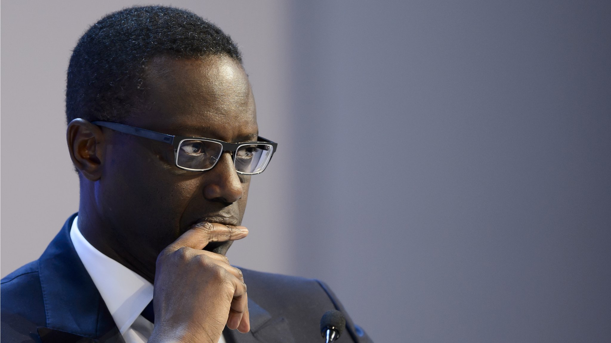 Credit Suisse bosses offer to cut their own bonuses by 40%