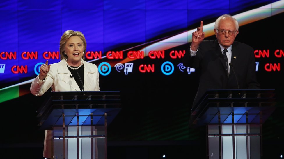 米大統領選2016】クリントン、サンダース両候補 討論会で激しい