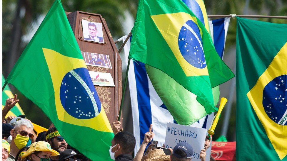 8 influencers brasileiras que estão ressignificando a relação das