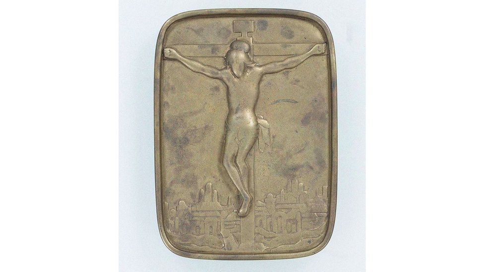 ローマ教皇が長崎で追悼 日本二十六聖人と踏み絵 - BBCニュース