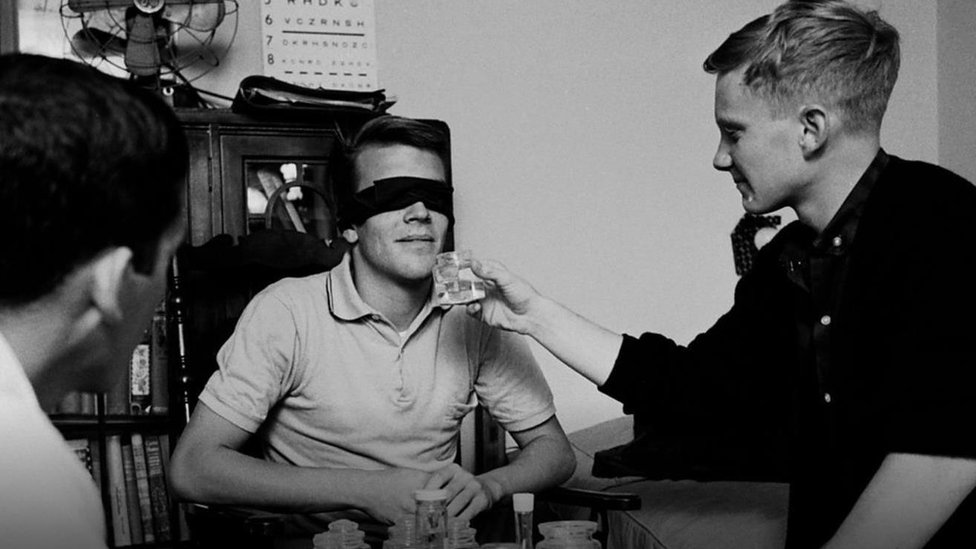 Naomi Banksning qora mushuki Yevropa jinsiy olatni oldi.