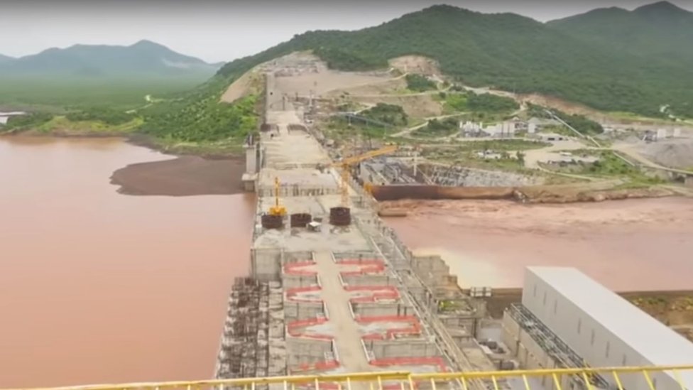 Ajoyib fotosini arzimaydigan qul ustidan hukmronlik qiladi Oyoqsiz qiz bilan jinsiy aloqa video