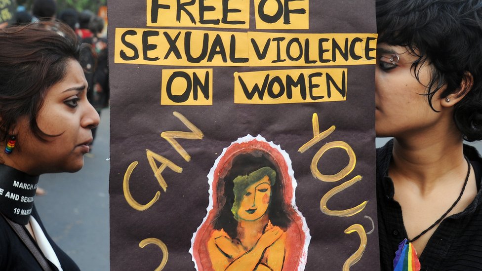 Xotin esa ikki erkak bilan jinsiy aloqada boladi Guruh porno filmlarini tomosha qiling