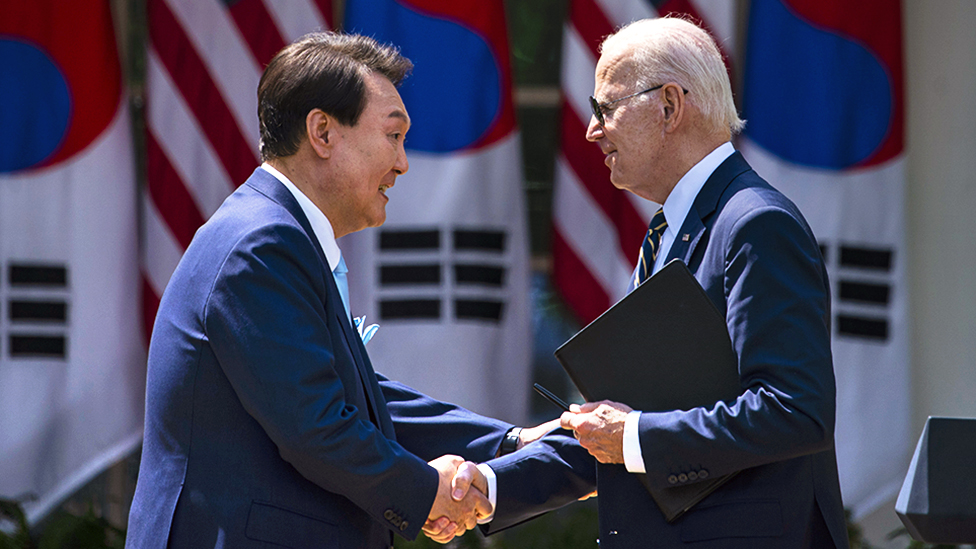 US and South Korea agree key nuclear weapons deal