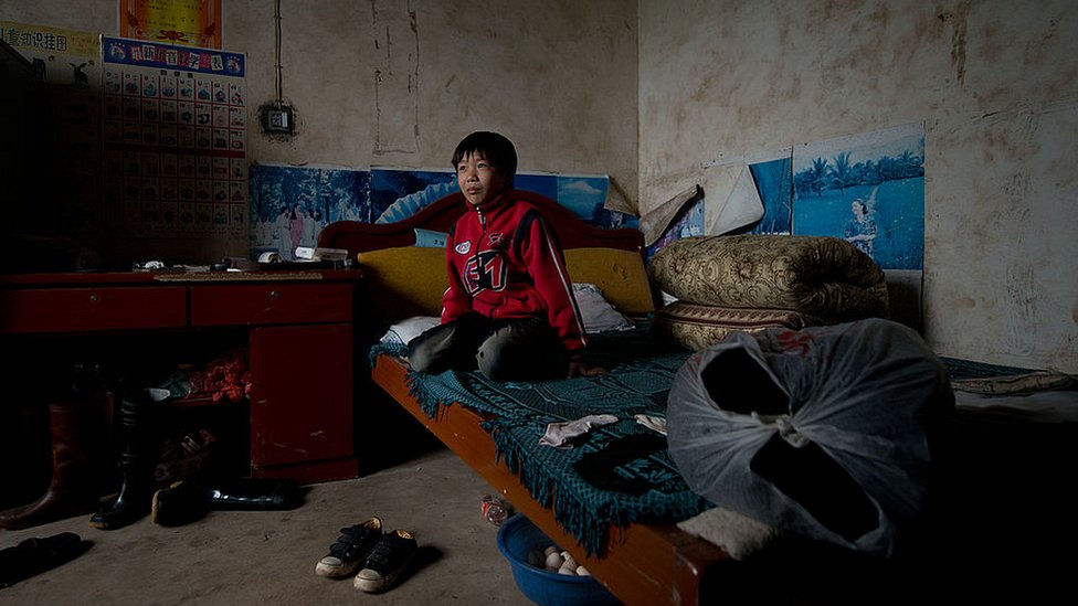 Qaynona ichkariga kirmaslikni soraydi