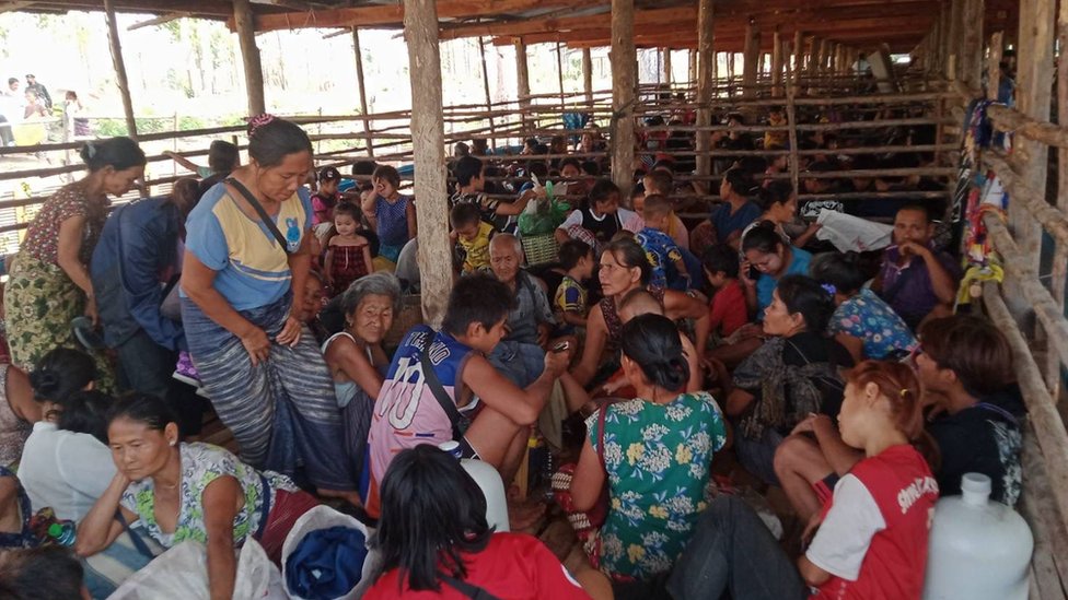 Fighting forces 10,000 Burmese to flee to Thailand