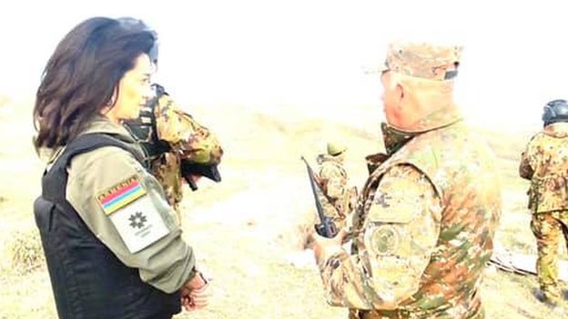 Jinsiy aloqa videosi sahnalashtirilmaydi.