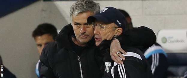_84645413_jose_mourinho_tony_pulis_reute