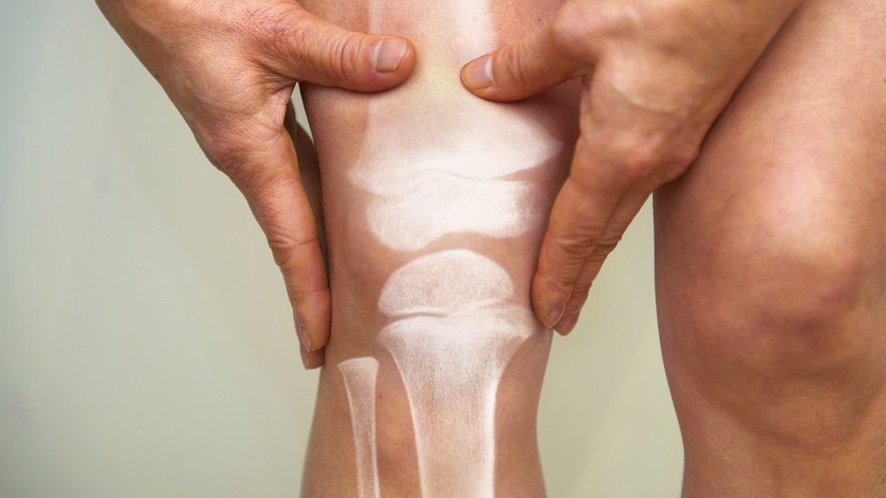 Til orgazmi bilan jinsiy aloqa Porno xotini sikiklari va telefonda gaplashadi