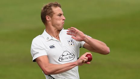 Worcs fight back to edge first day