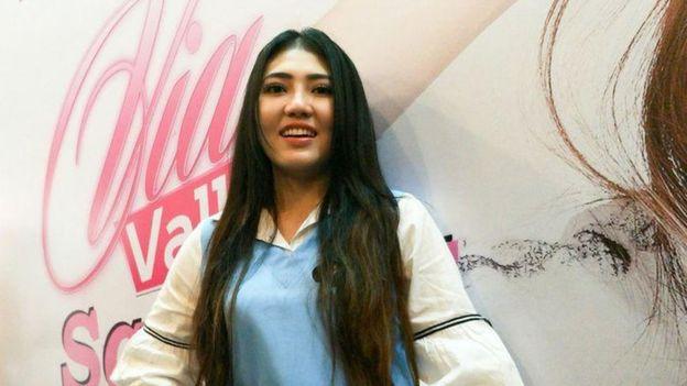 Zamonaviy erotik haykalchalar