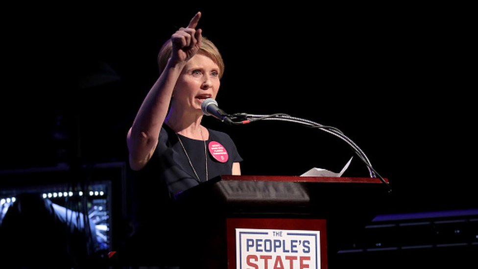 Үйдегі қыздардың суреттері ххх Жігіт бірнеше қыздың қынаптарын кезекпен жалайды