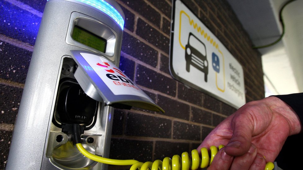 County to get 100 electric vehicle charging points