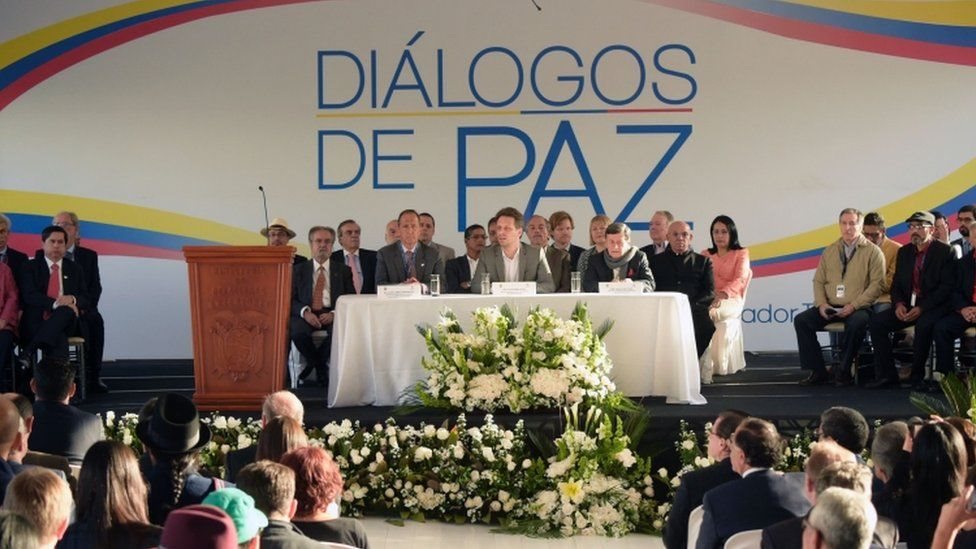 الحكومة الكولومبية تبدأ محادثات سلام مع حركة جيش التحرير الوطني المتمردة