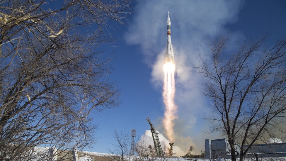 Astronauta corrige su 'estirón' en el espacio; admite error Astronauta corrige su 'estirón' en el espacio; admite error
